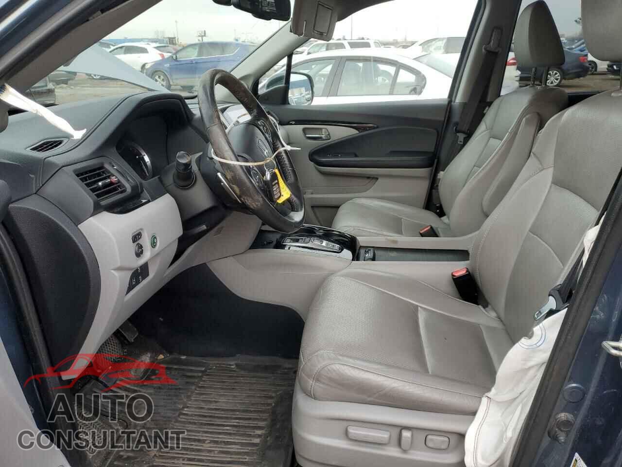 HONDA PILOT 2017 - 5FNYF6H02HB020630