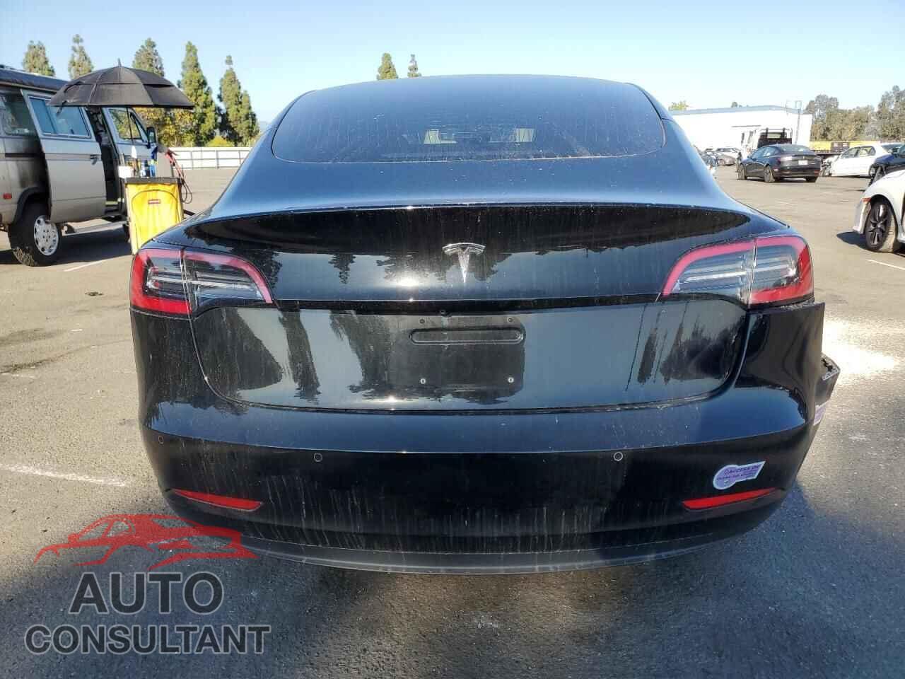 TESLA MODEL 3 2018 - 5YJ3E1EA8JF157249
