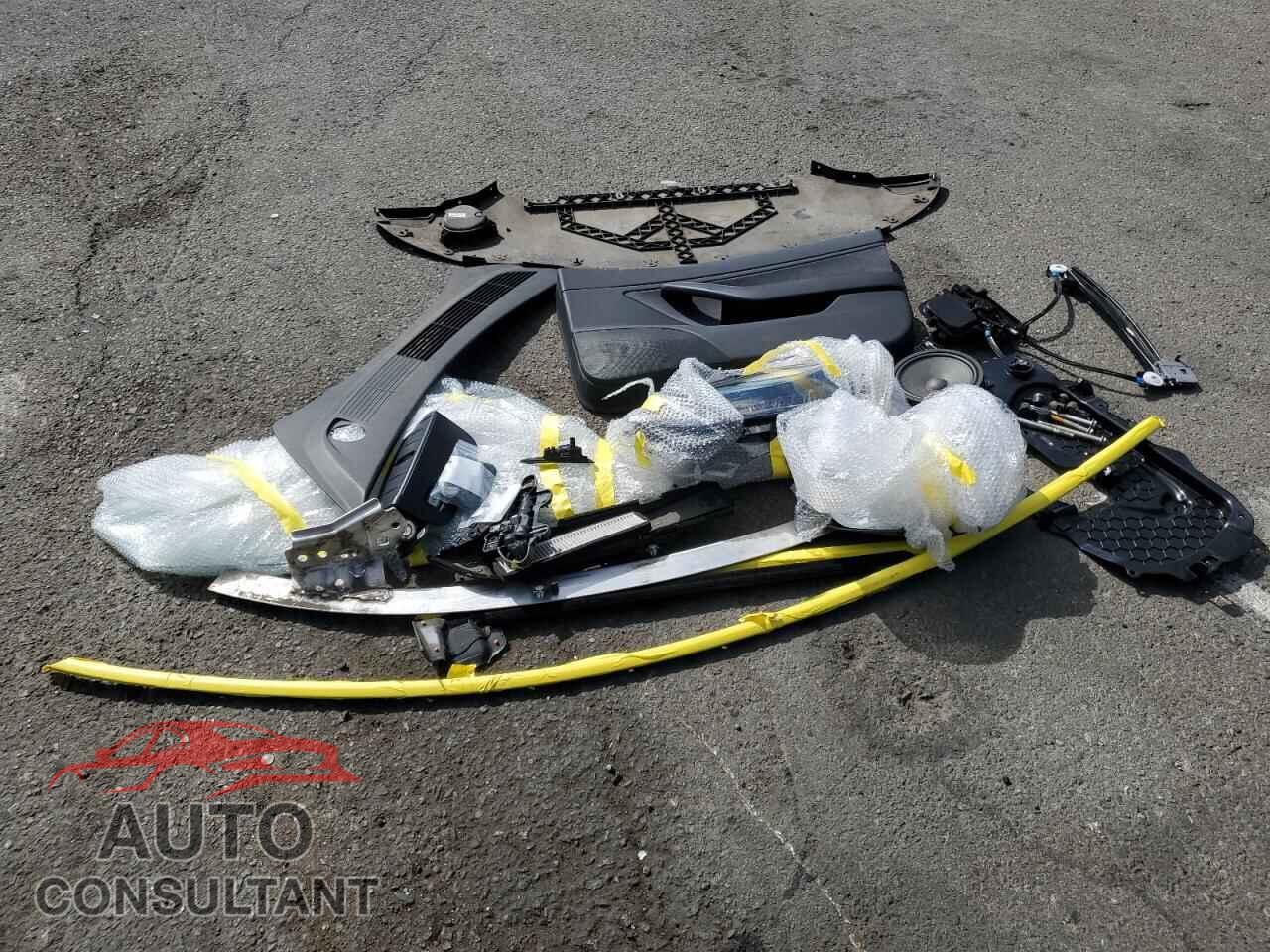 TESLA MODEL 3 2019 - 5YJ3E1EA7KF447449