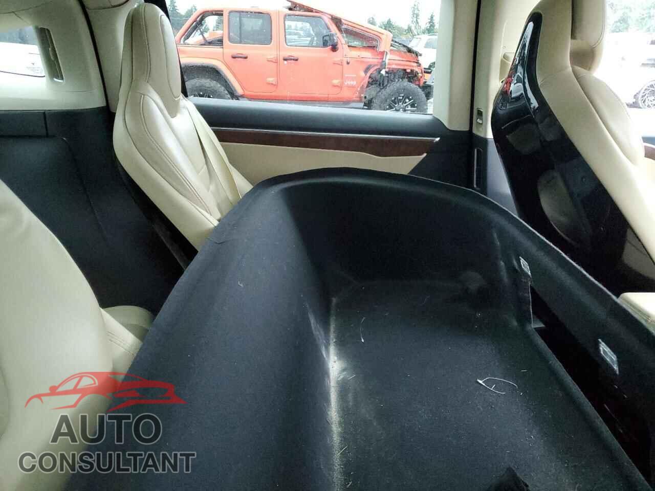 TESLA MODEL X 2016 - 5YJXCBE27GF016672