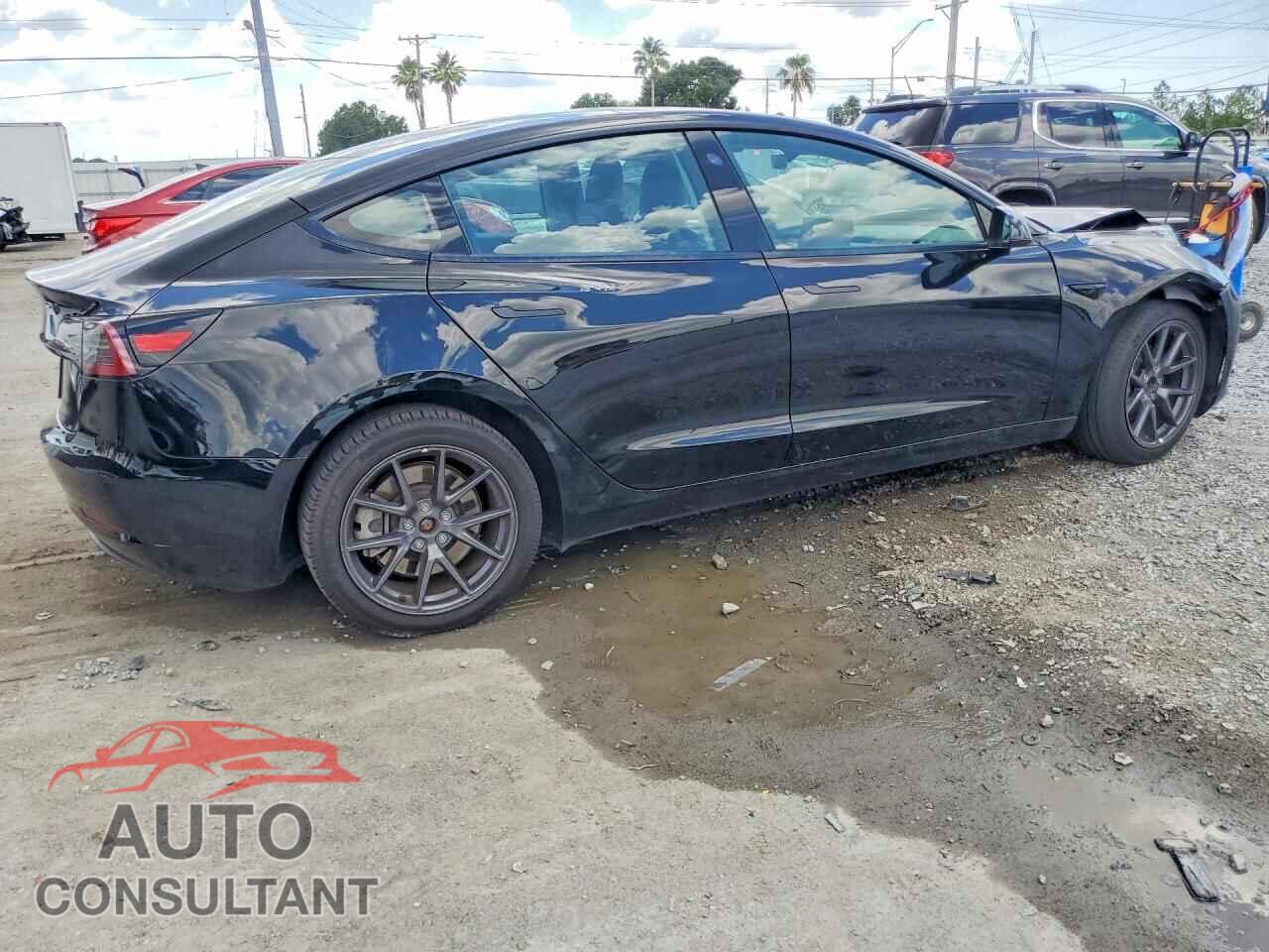 TESLA MODEL 3 2023 - 5YJ3E1EAXPF452832