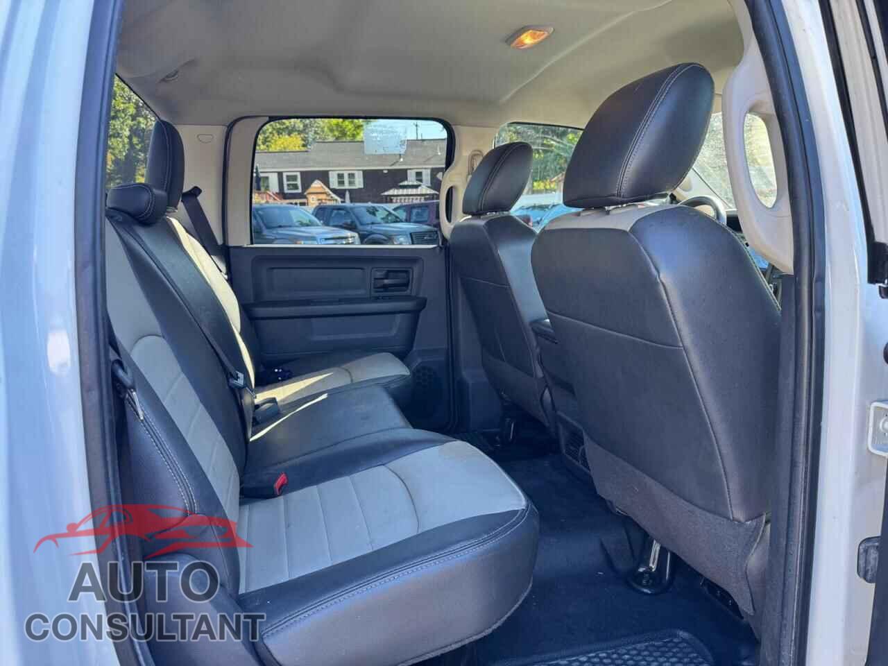 DODGE RAM 1500 2012 - 1C6RD7KP4CS177116
