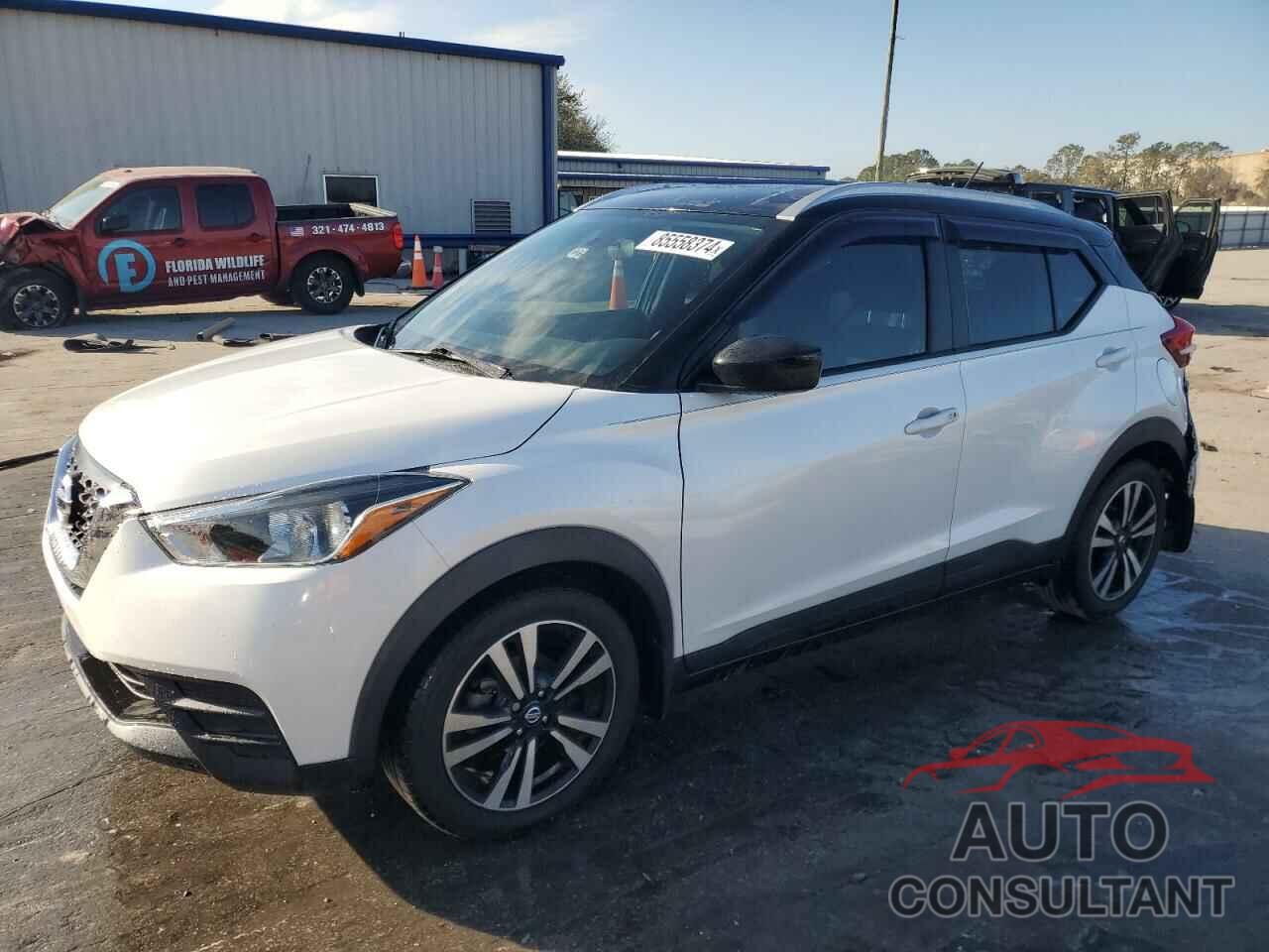 NISSAN KICKS 2018 - 3N1CP5CU8JL542572