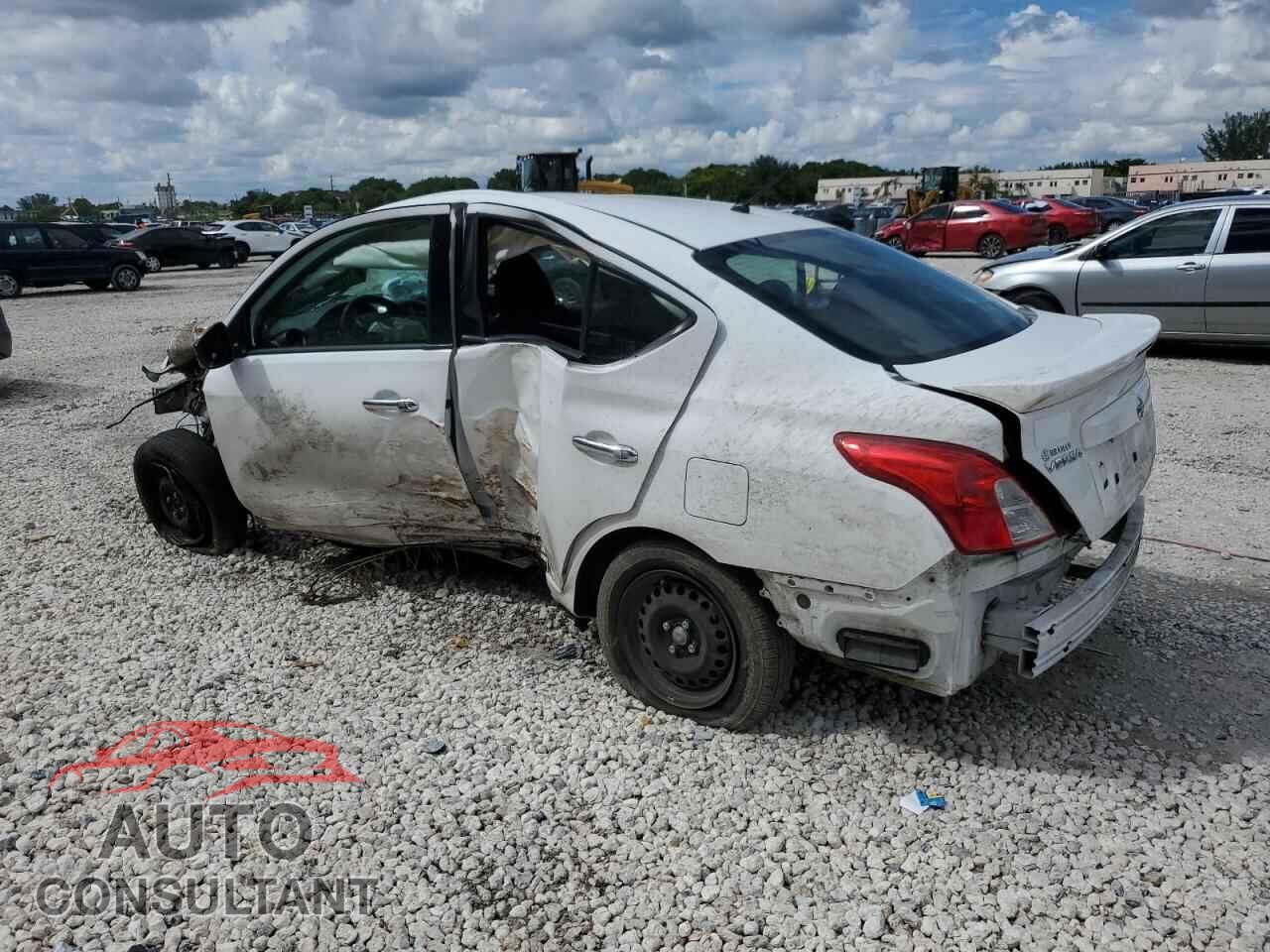 NISSAN VERSA 2019 - 3N1CN7AP3KL831200
