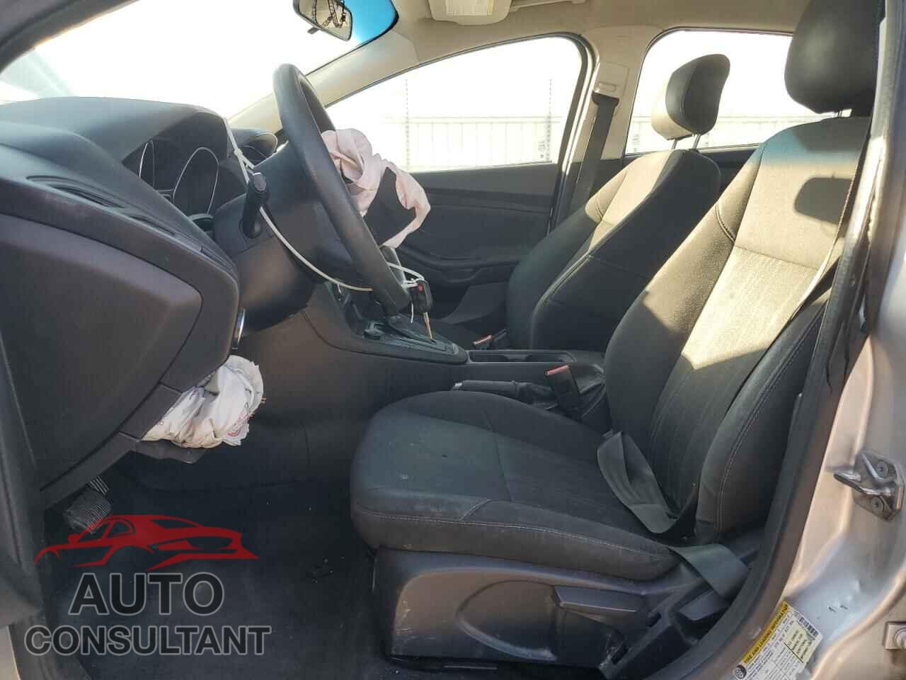 FORD FOCUS 2018 - 1FADP3E24JL312398