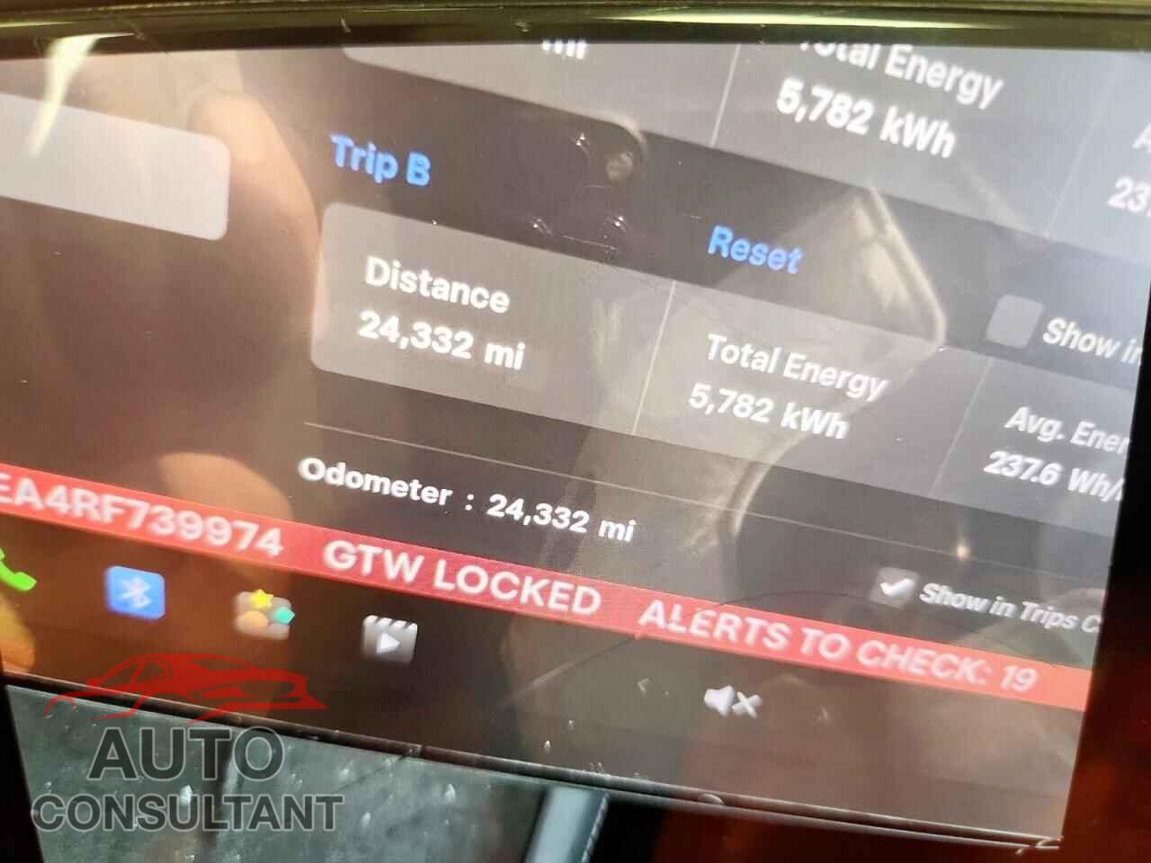 TESLA MODEL 3 2024 - 5YJ3E1EA4RF739974