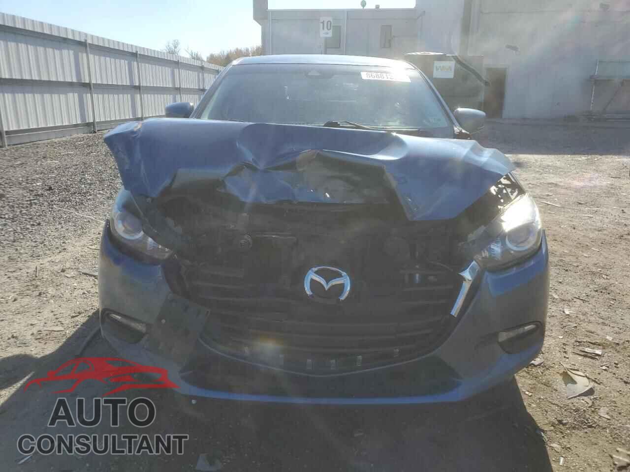 MAZDA 3 2018 - 3MZBN1L34JM203958
