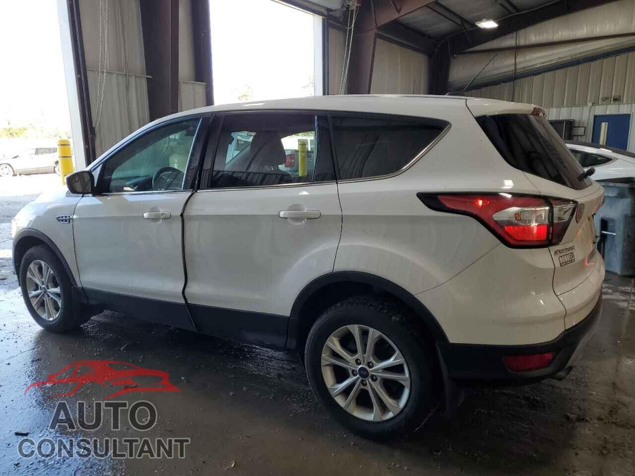 FORD ESCAPE 2017 - 1FMCU9GD7HUC62404