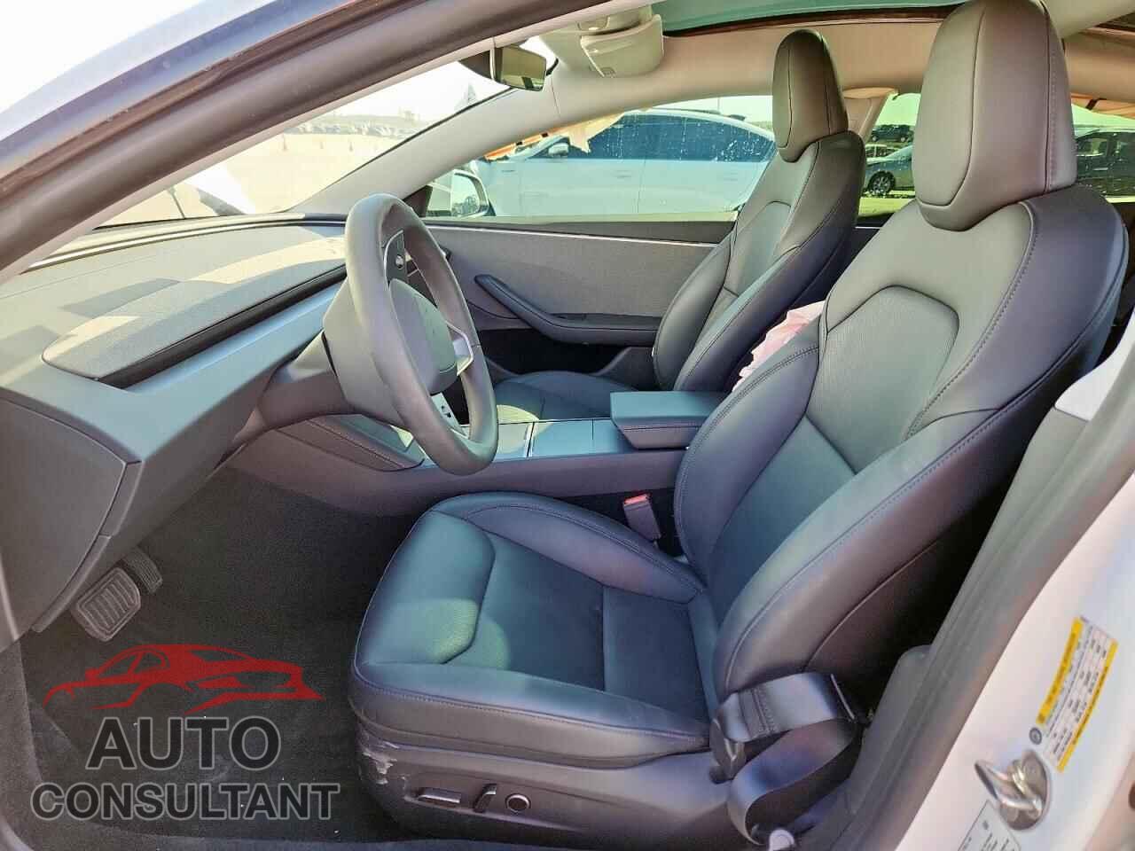 TESLA MODEL 3 2024 - 5YJ3E1EA2RF853911