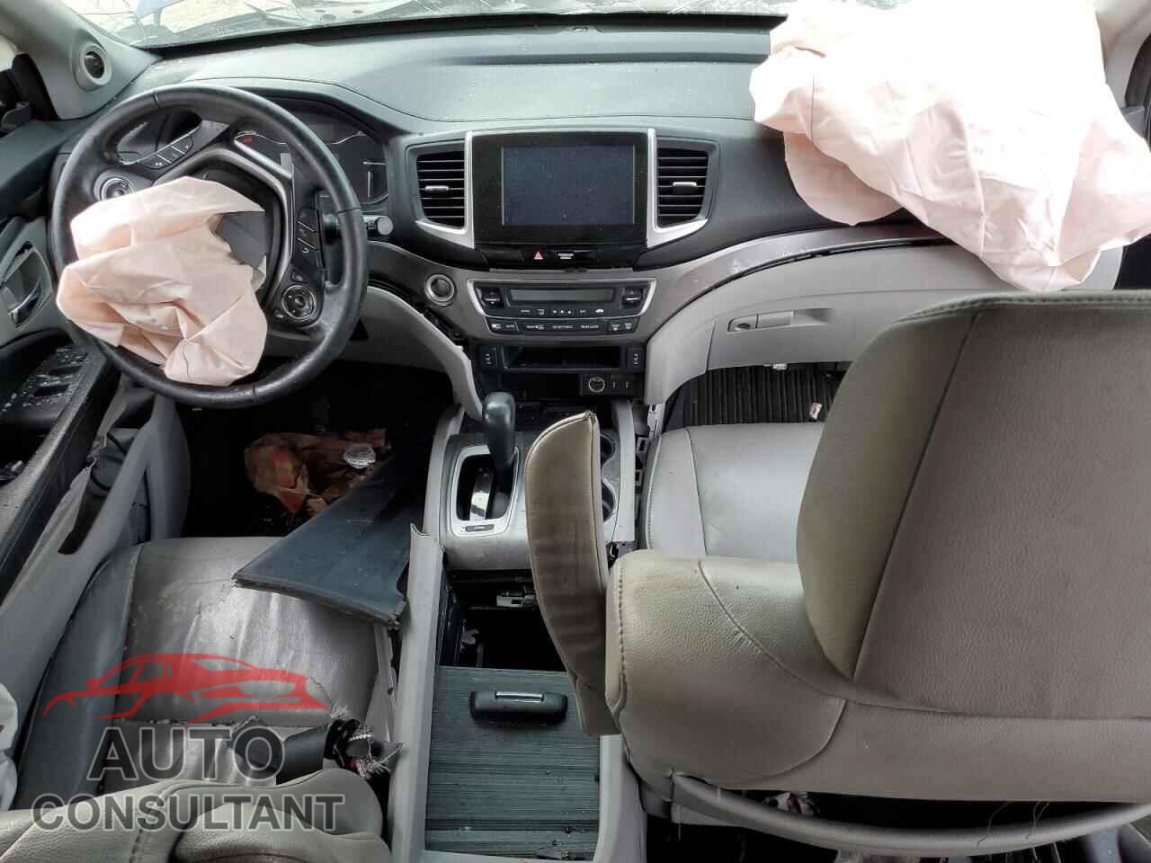 HONDA PILOT 2017 - 5FNYF5H55HB031627