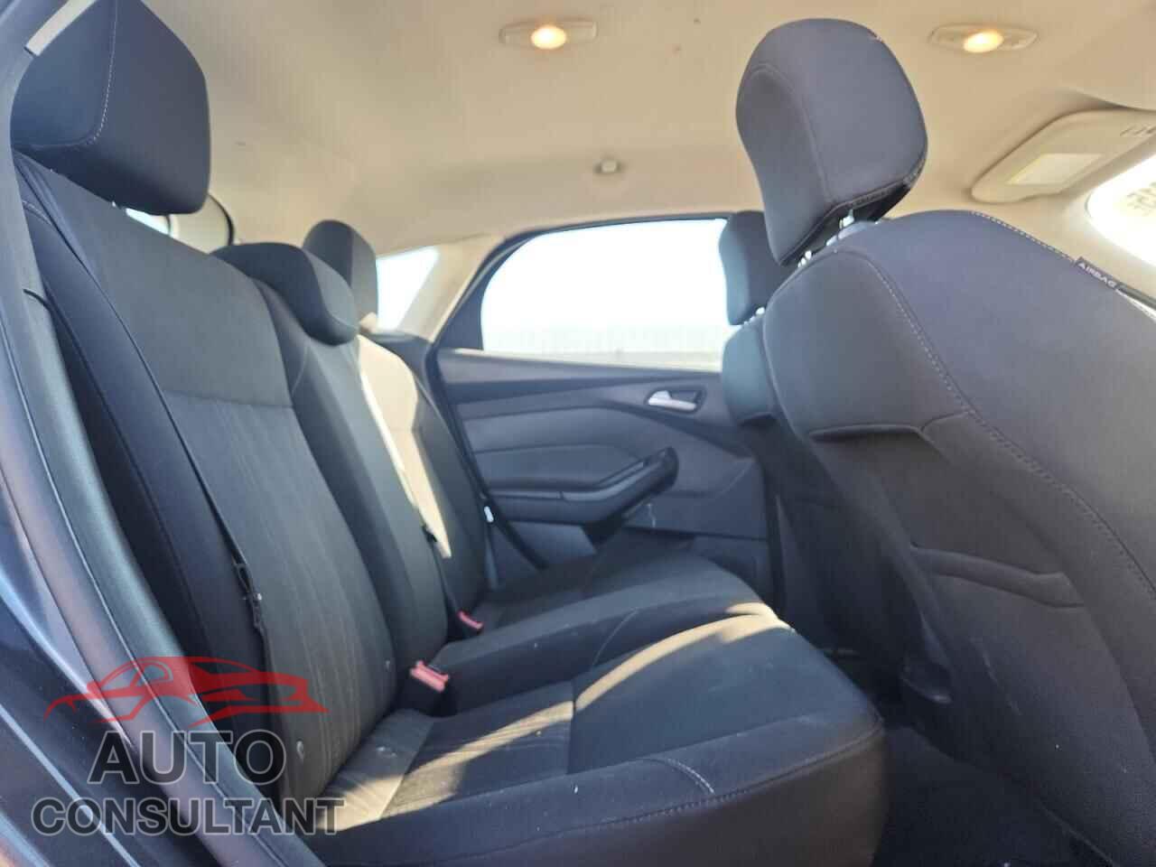 FORD FOCUS 2015 - 1FADP3K27FL201307