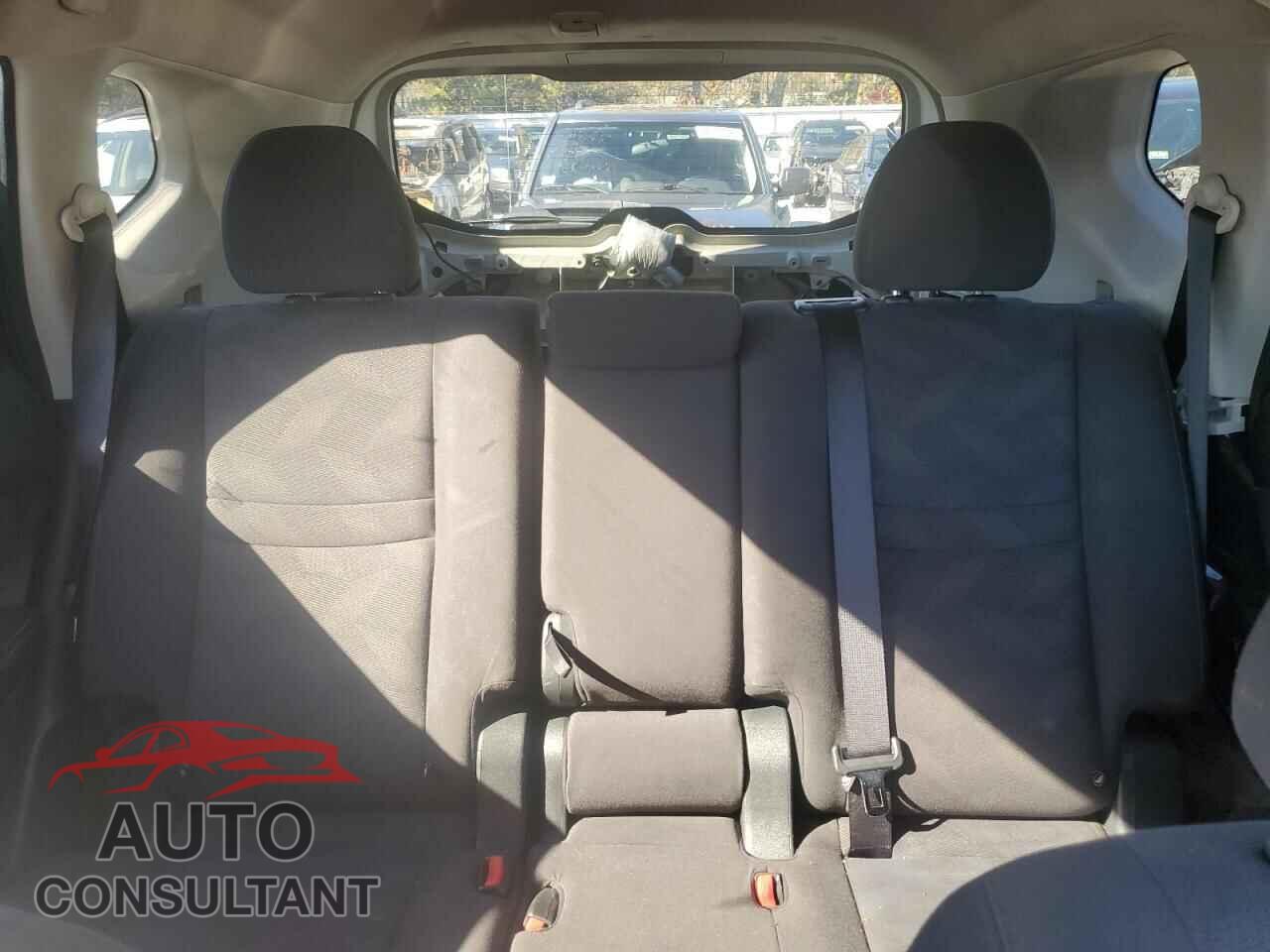 NISSAN ROGUE 2016 - KNMAT2MV5GP660372