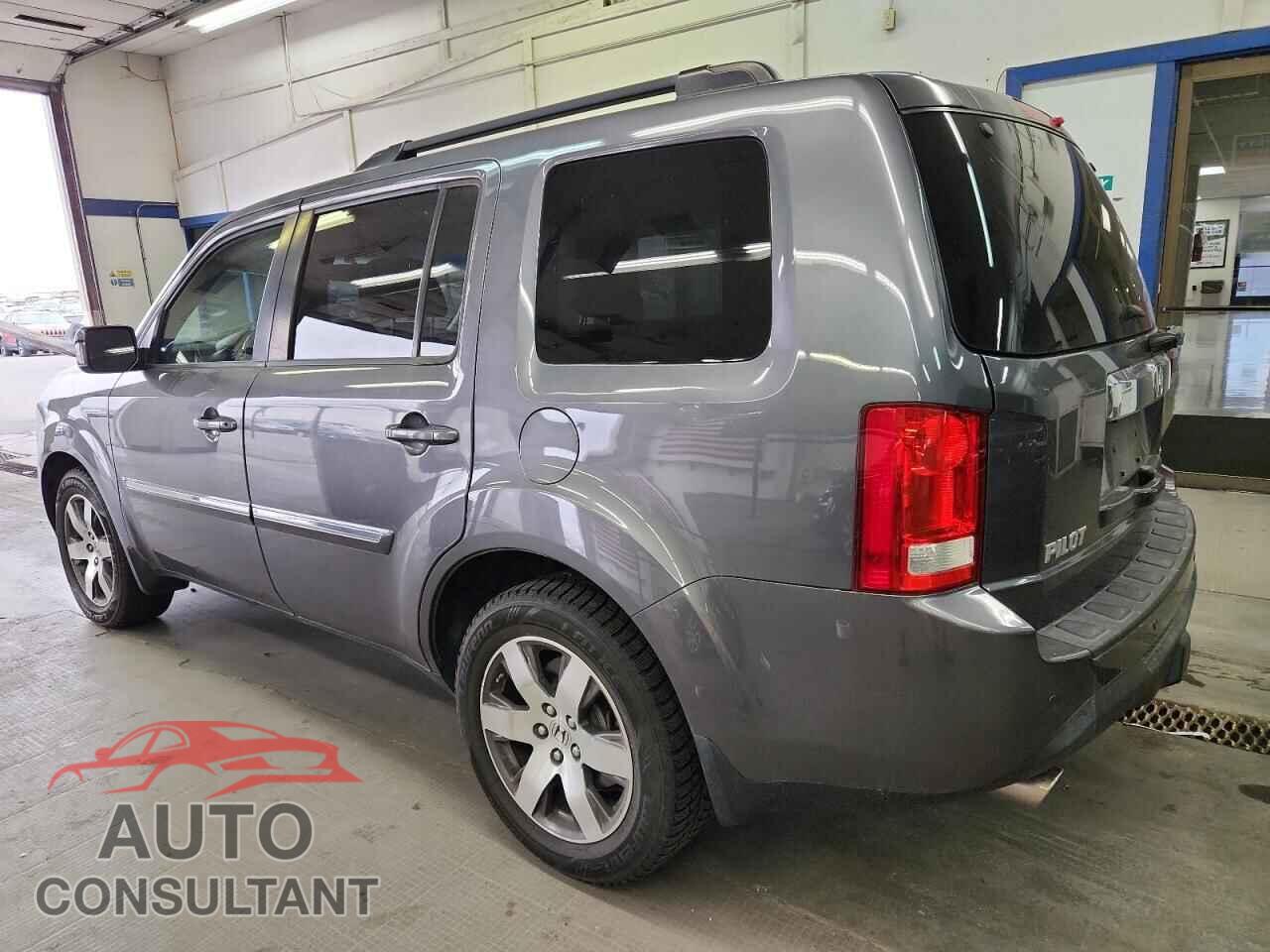 HONDA PILOT 2015 - 5FNYF4H92FB033605