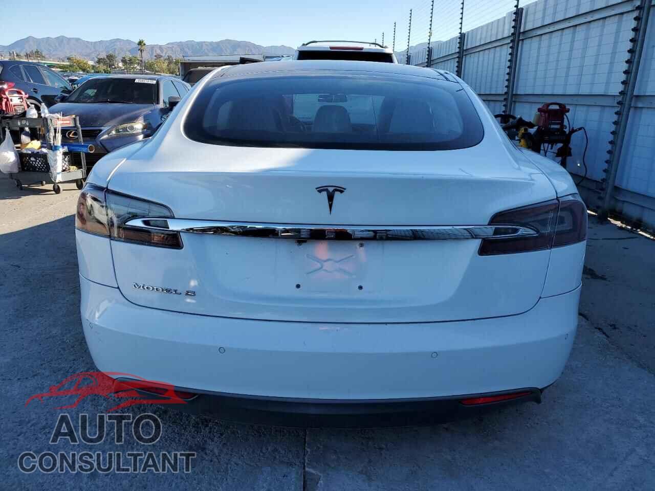 TESLA MODEL S 2015 - 5YJSA1H19FF090459