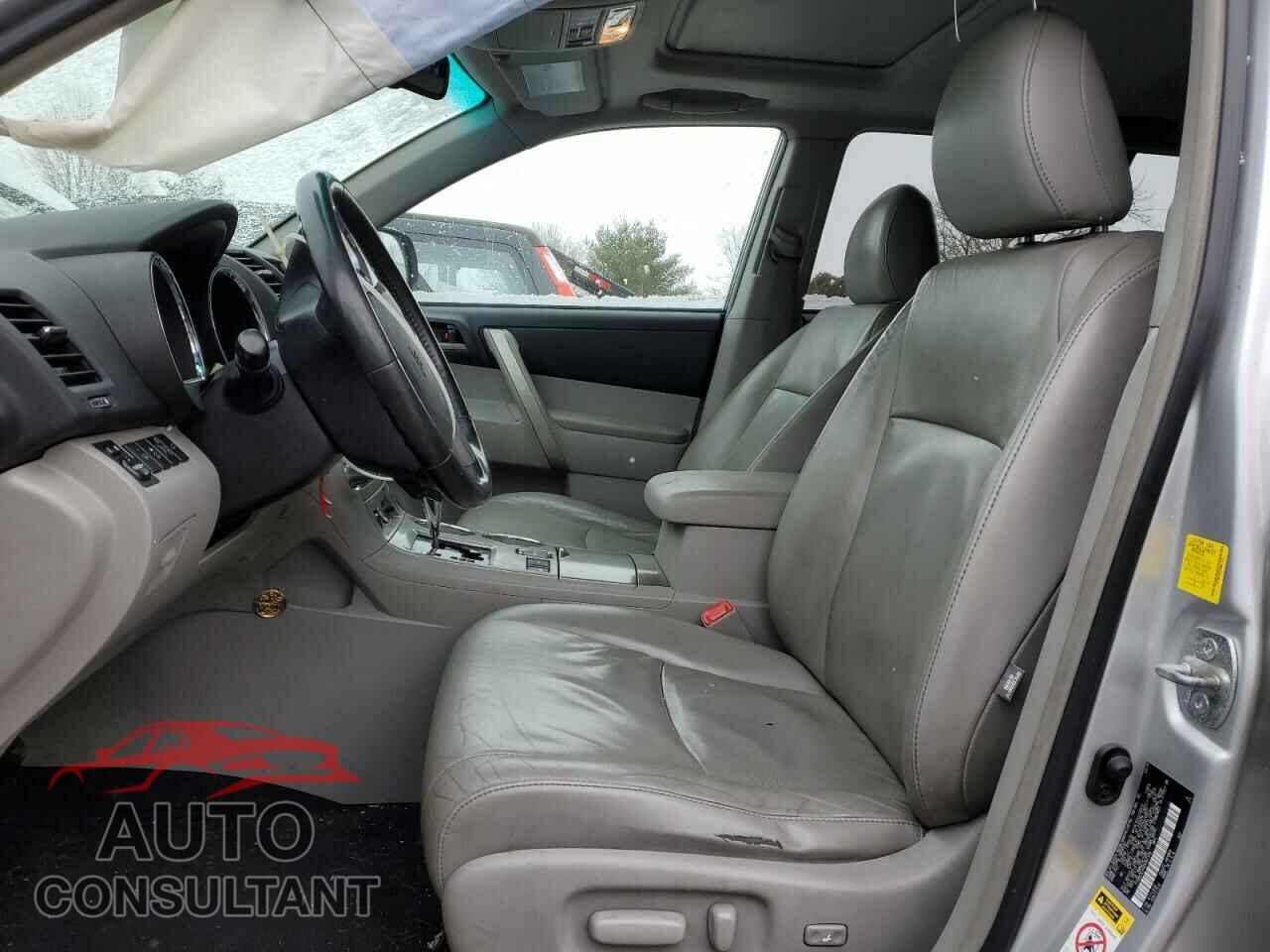 TOYOTA HIGHLANDER 2011 - 5TDBK3EH4BS067378