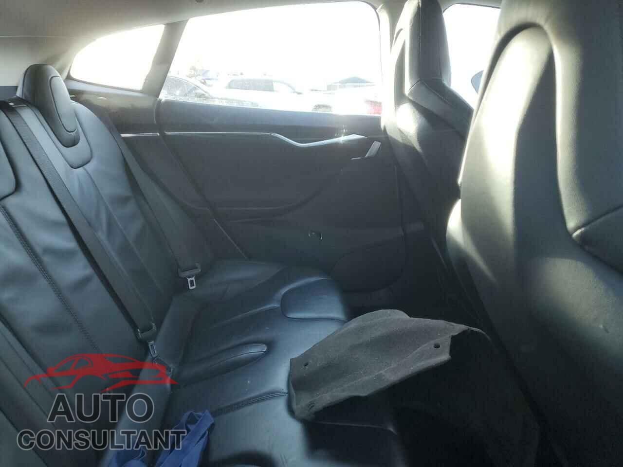 TESLA MODEL S 2013 - 5YJSA1AG4DFP08282