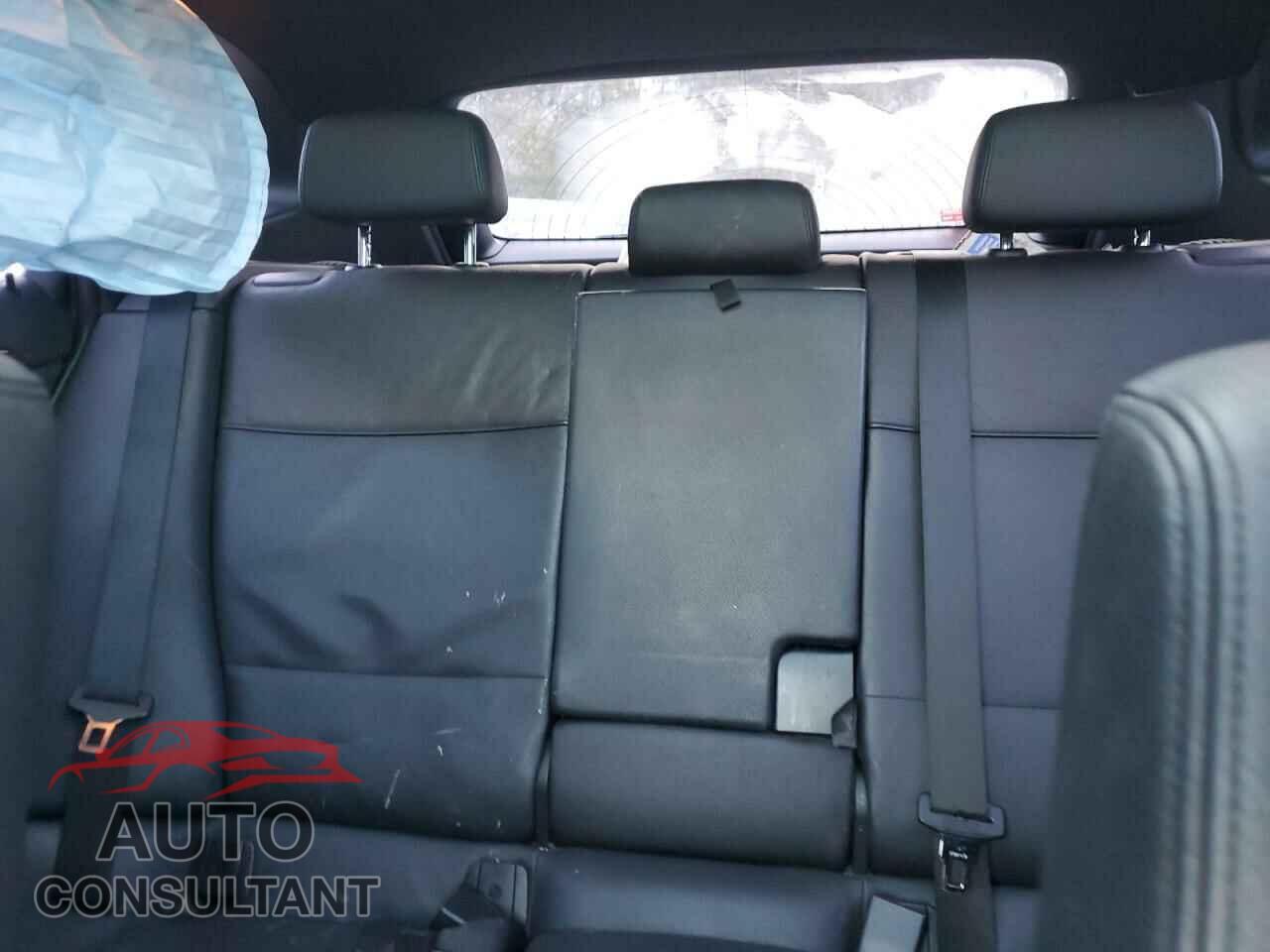 BMW X1 2013 - WBAVM1C50DVW45115