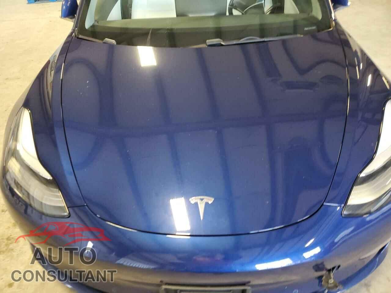 TESLA MODEL 3 2018 - 5YJ3E1EB9JF080657