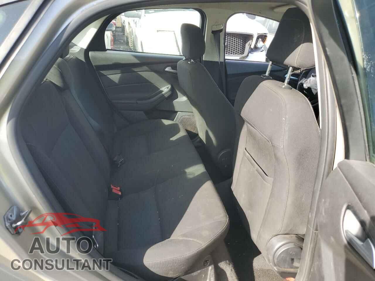 FORD FOCUS 2018 - 1FADP3FE4JL224413
