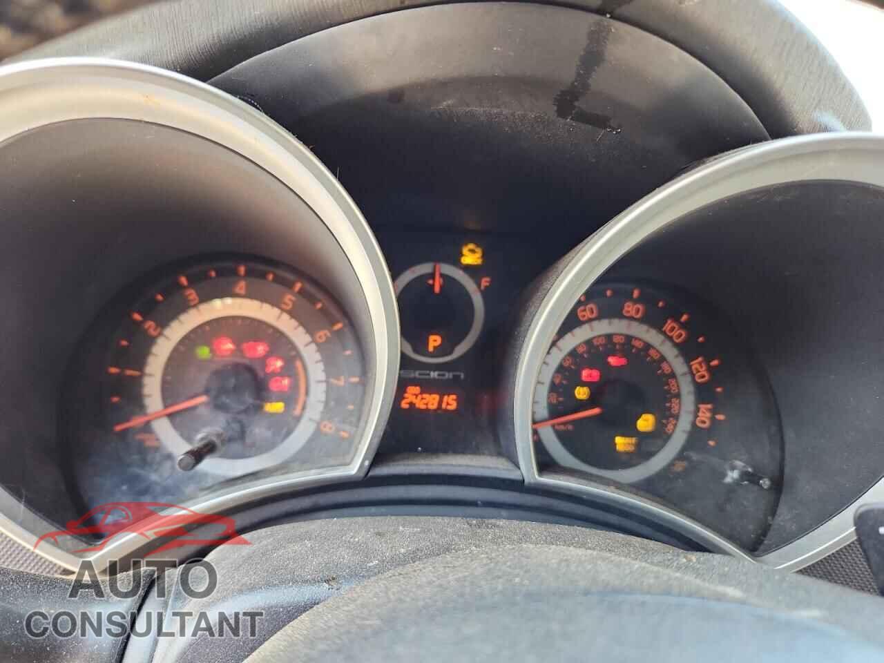 TOYOTA SCION 2015 - JTKJF5C72FJ002899