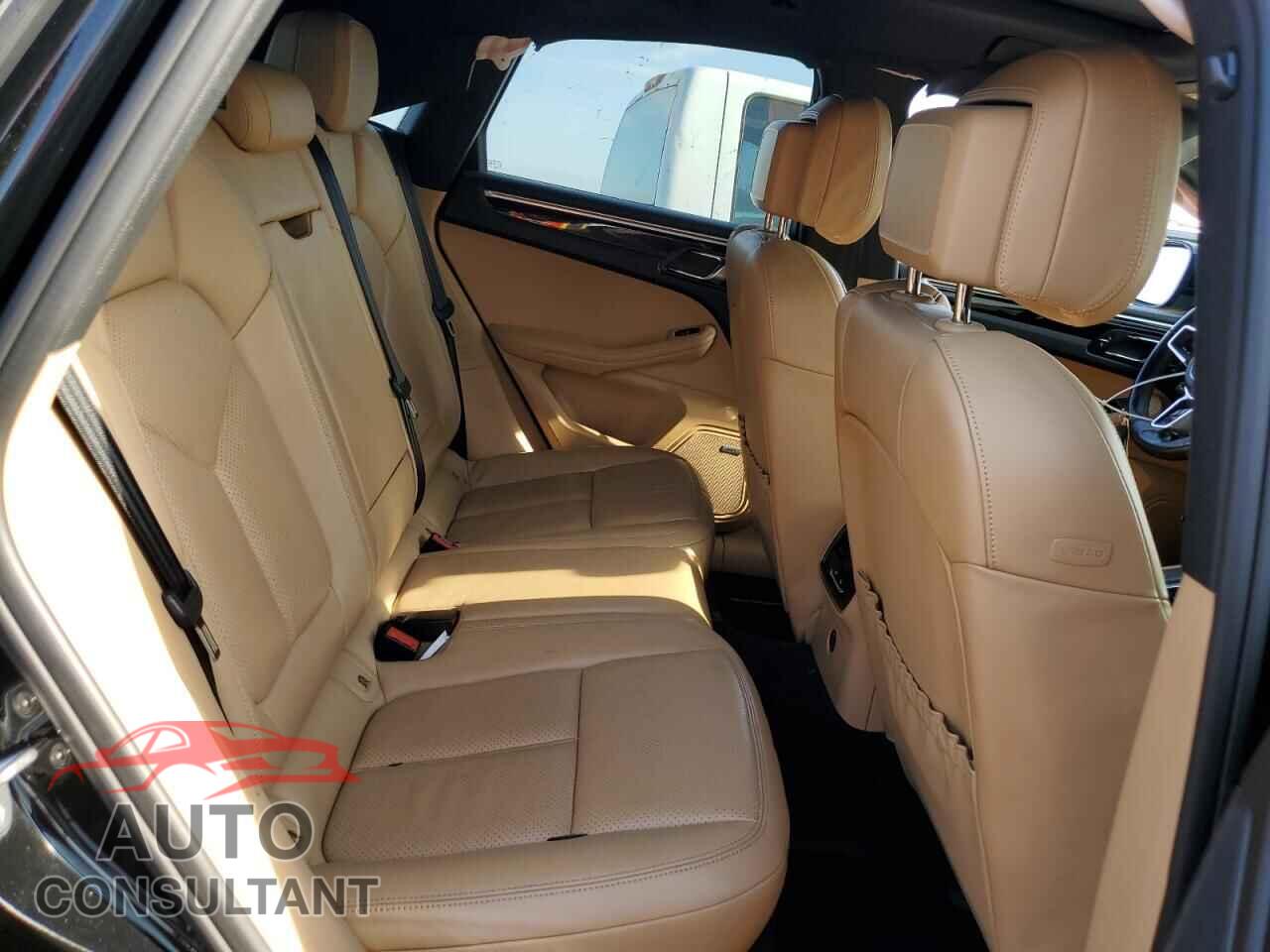 PORSCHE MACAN 2018 - WP1AA2A54JLB12502