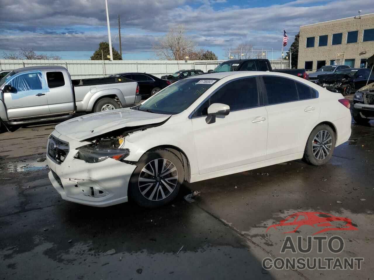 SUBARU LEGACY 2019 - 4S3BNAF63K3033698