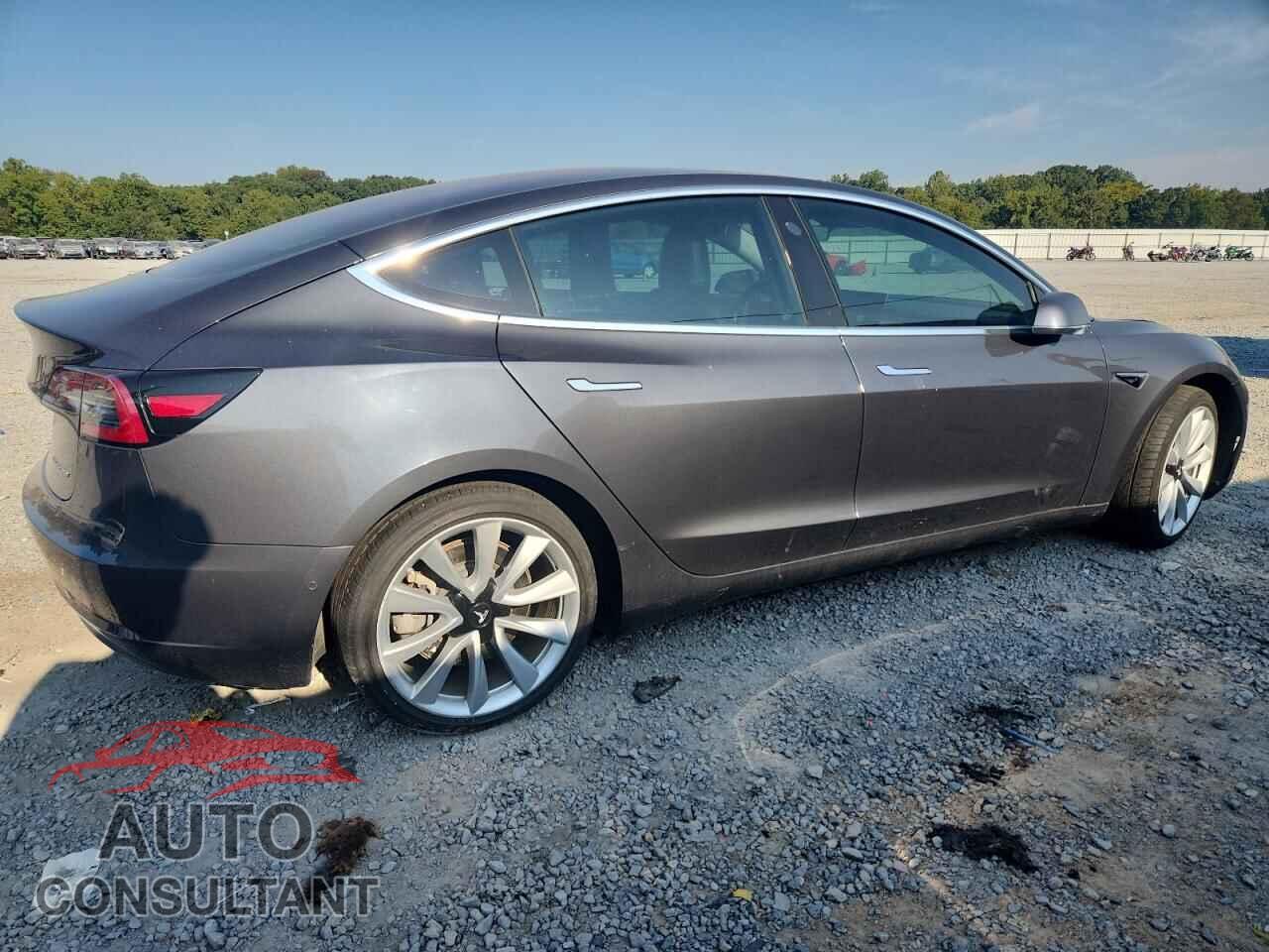 TESLA MODEL 3 2018 - 5YJ3E1EB0JF132564