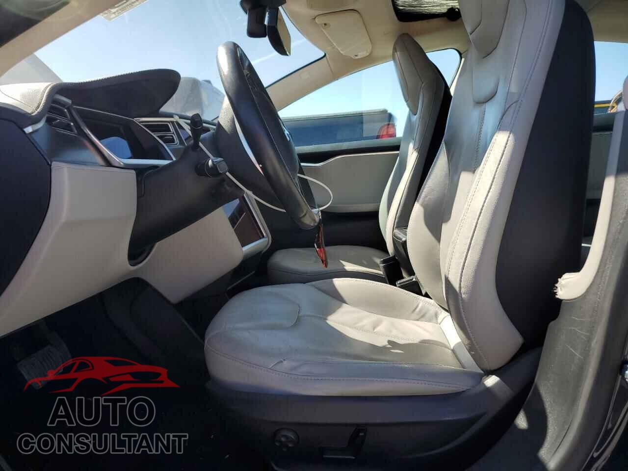 TESLA MODEL S 2013 - 5YJSA1CN2DFP21883