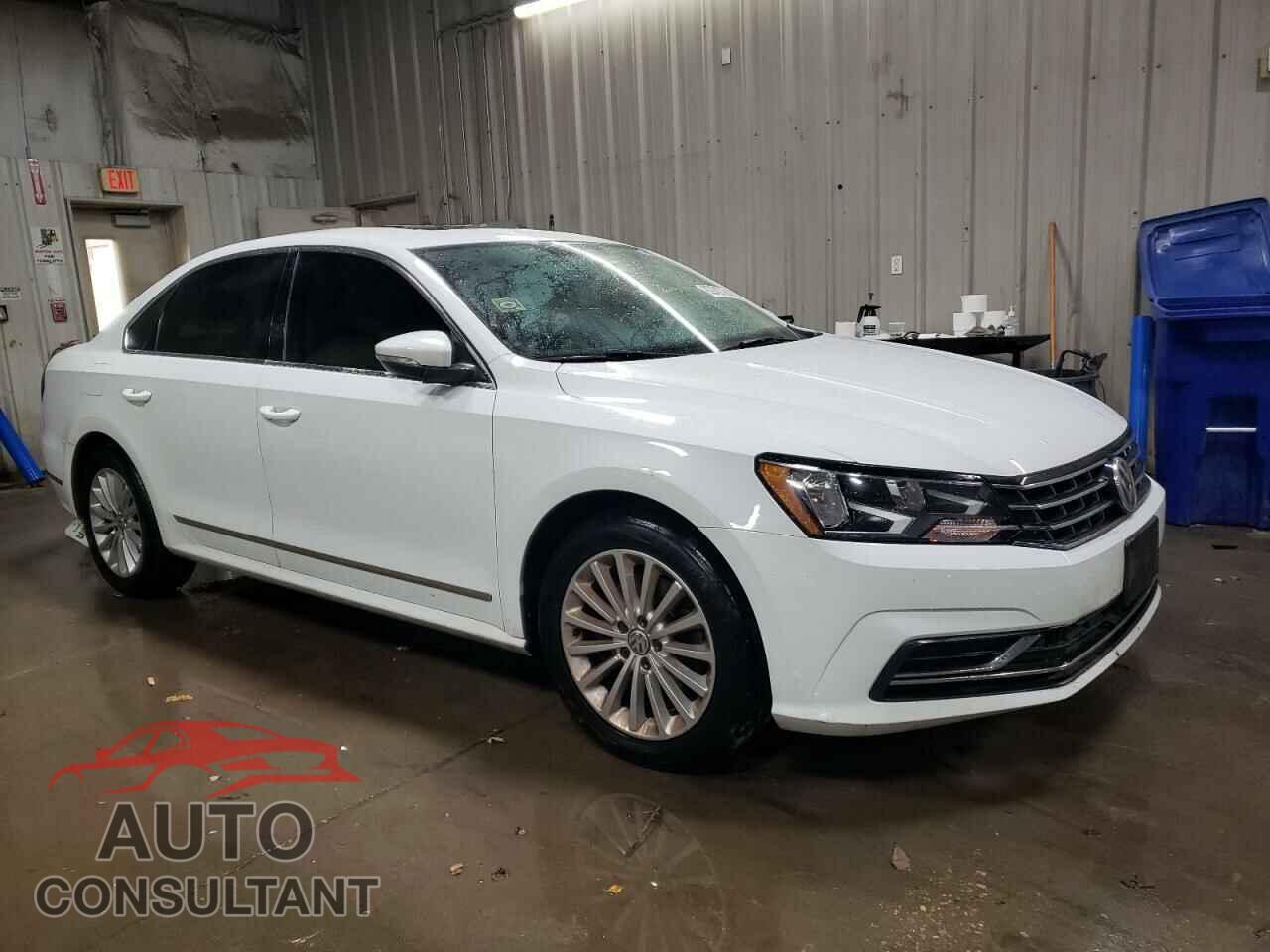 VOLKSWAGEN PASSAT 2017 - 1VWBT7A33HC052652