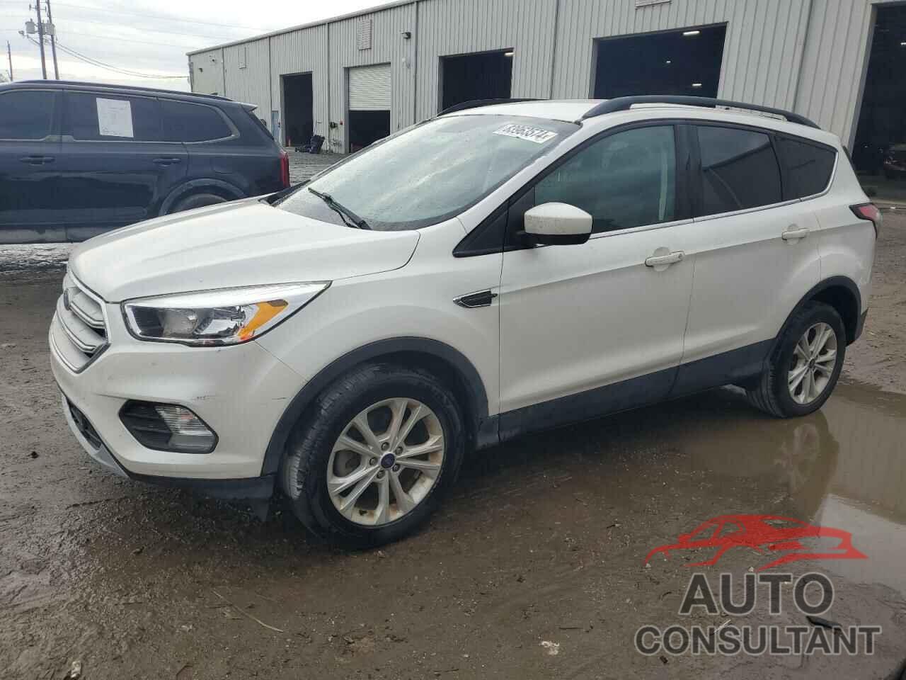 FORD ESCAPE 2018 - 1FMCU0GD5JUB35801