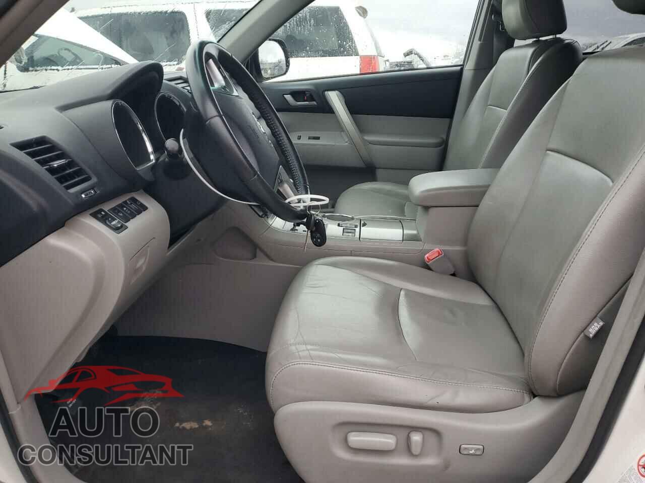 TOYOTA HIGHLANDER 2012 - 5TDBK3EH2CS173801