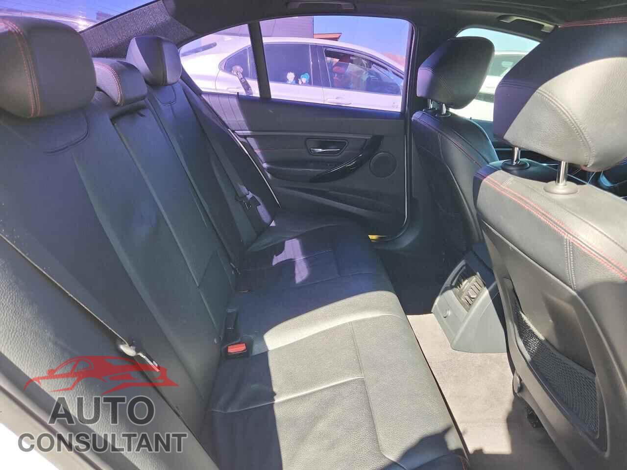BMW 3 SERIES 2012 - WBA3C1C59CF433798