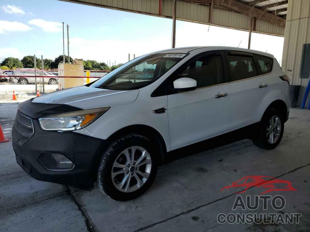 FORD ESCAPE 2017 - 1FMCU0GD0HUF06213