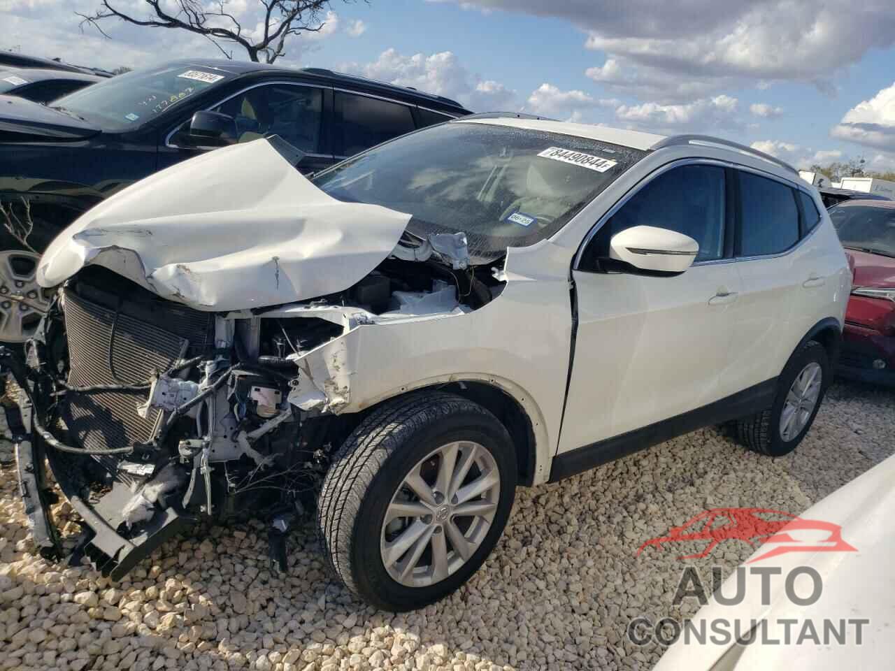 NISSAN ROGUE 2018 - JN1BJ1CR0JW255206