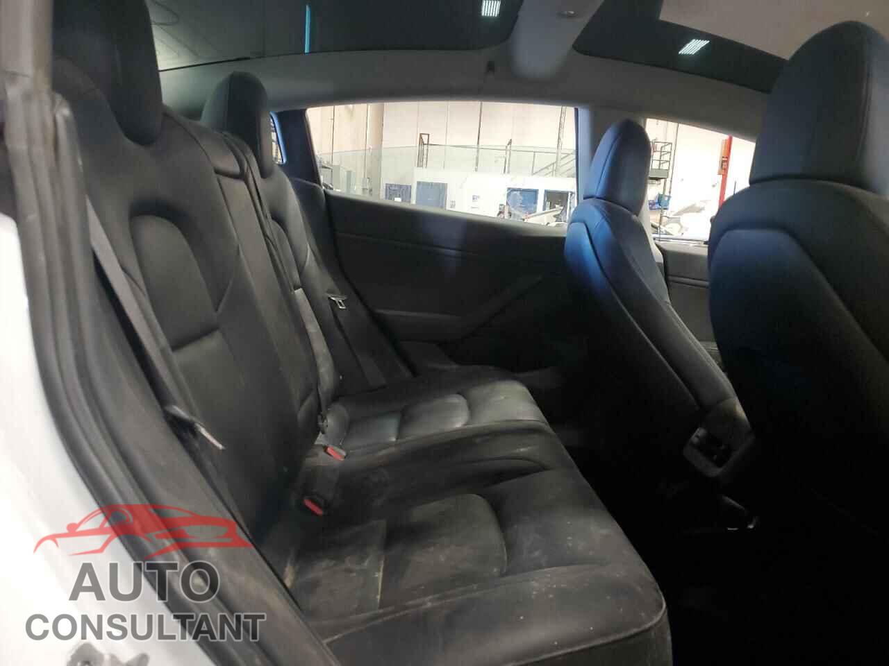 TESLA MODEL 3 2018 - 5YJ3E1EB0JF085388