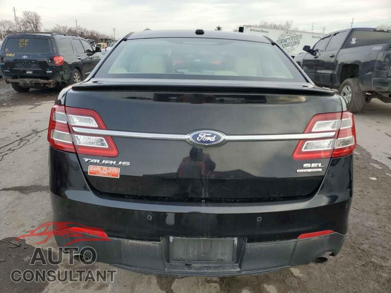 FORD TAURUS 2018 - 1FAHP2E84JG113571