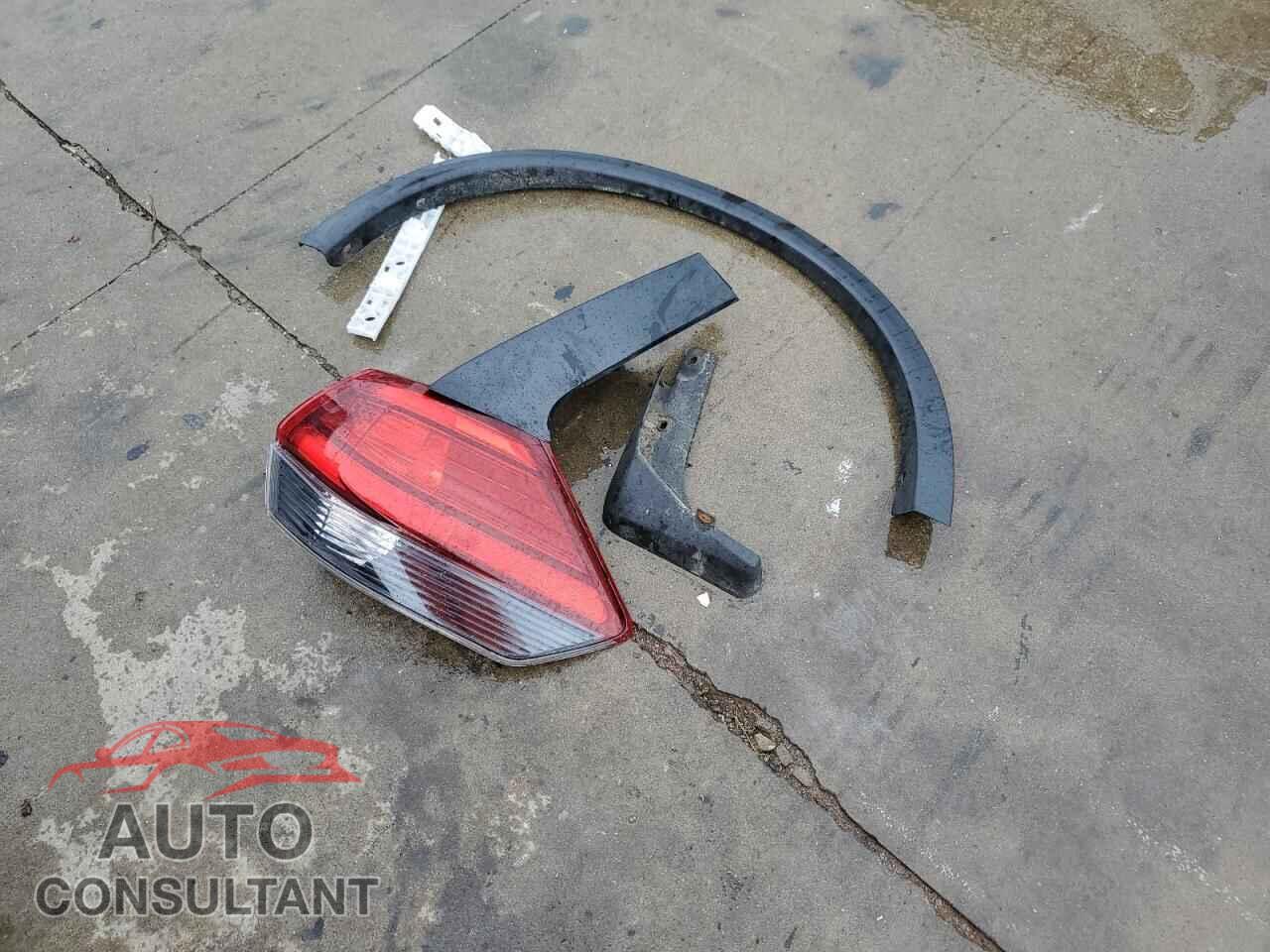 NISSAN ROGUE 2017 - 5N1AT2MVXHC833436