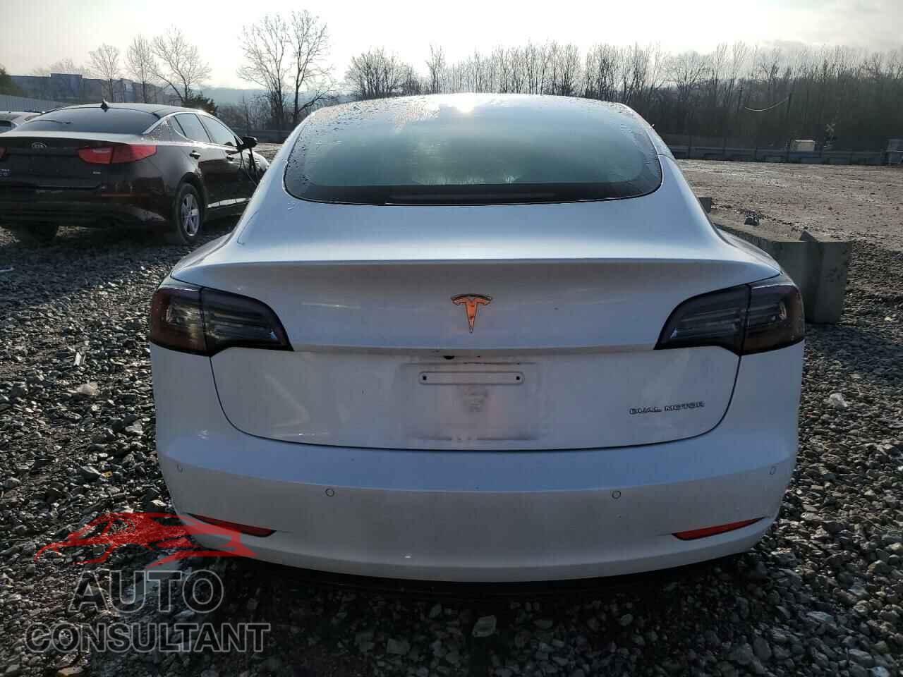 TESLA MODEL 3 2021 - 5YJ3E1EB8MF992992