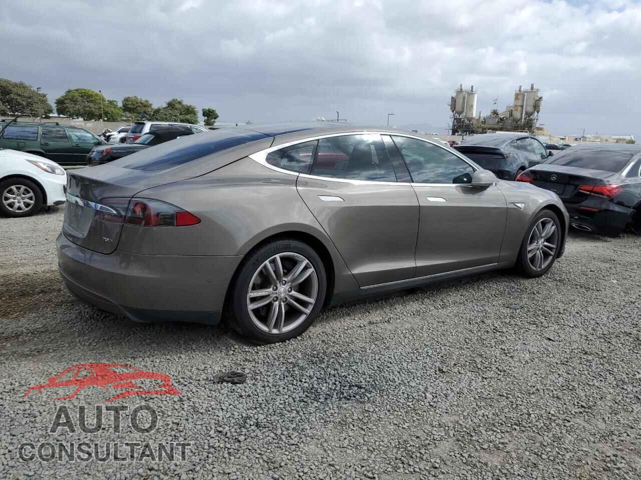 TESLA MODEL S 2015 - 5YJSA1S27FF083639