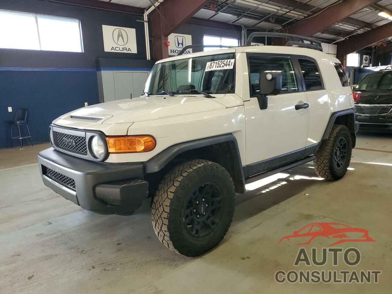 TOYOTA FJ CRUISER 2010 - JTEBU4BF3AK092809