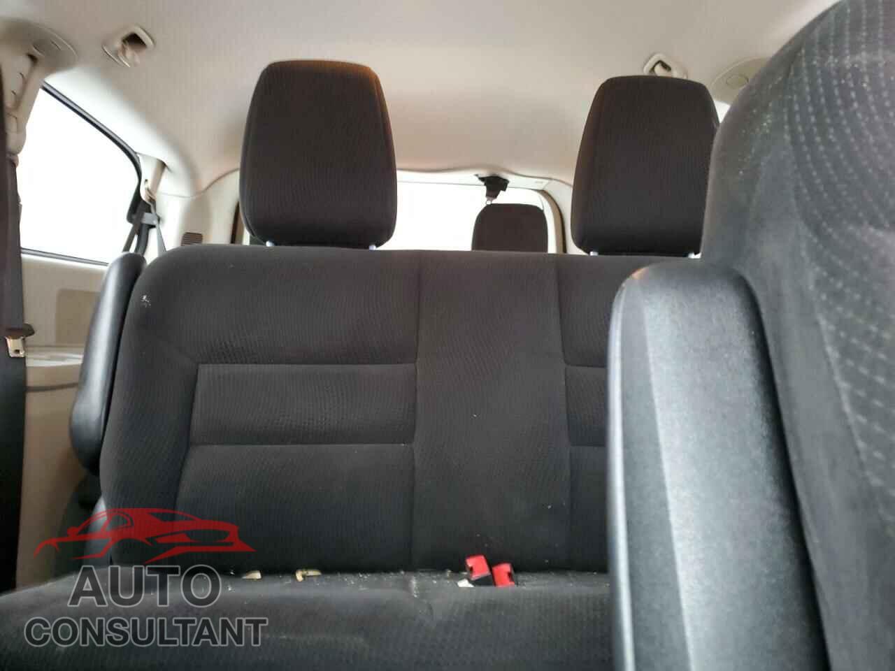 DODGE CARAVAN 2015 - 2C4RDGBG0FR500723
