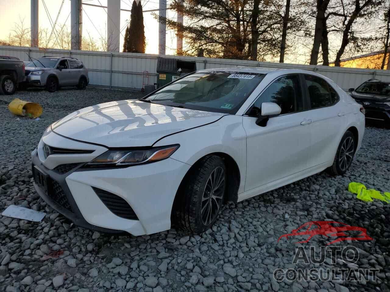 TOYOTA CAMRY 2018 - 4T1B11HK5JU532500