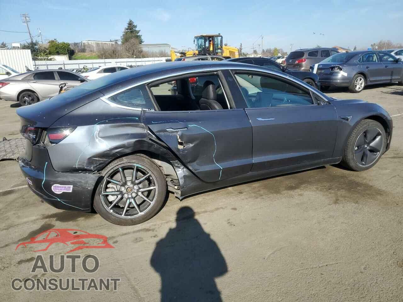 TESLA MODEL 3 2018 - 5YJ3E1EA8JF157722