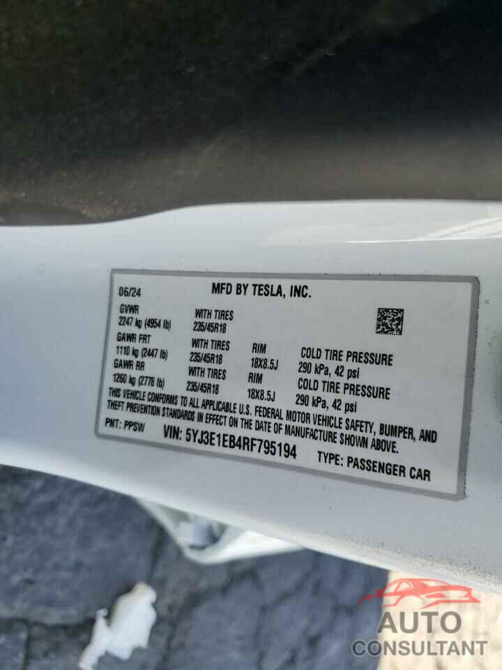 TESLA MODEL 3 2024 - 5YJ3E1EB4RF795194