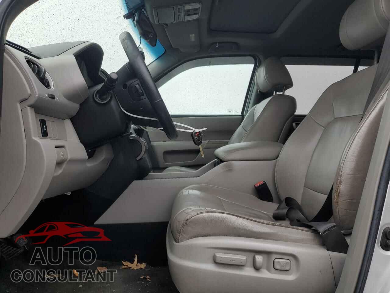 HONDA PILOT 2012 - 5FNYF4H50CB009232