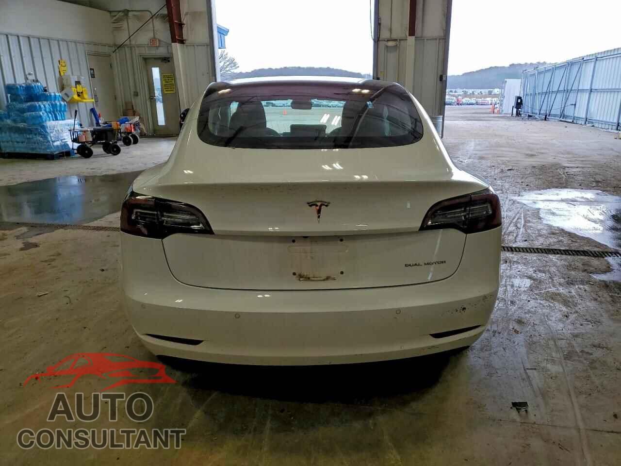 TESLA MODEL 3 2018 - 5YJ3E1EB0JF182560