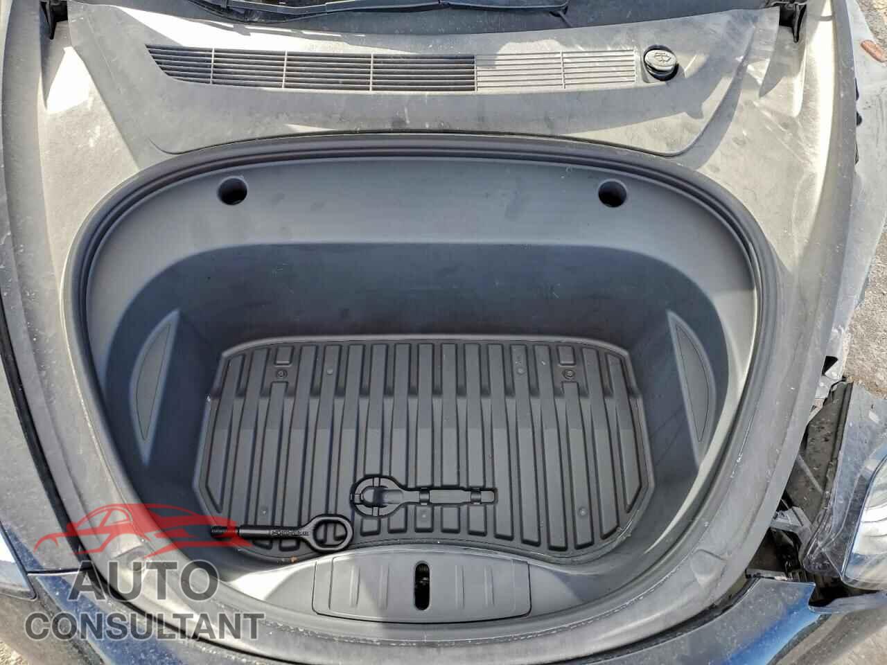 TESLA MODEL 3 2020 - 5YJ3E1EA9LF643720