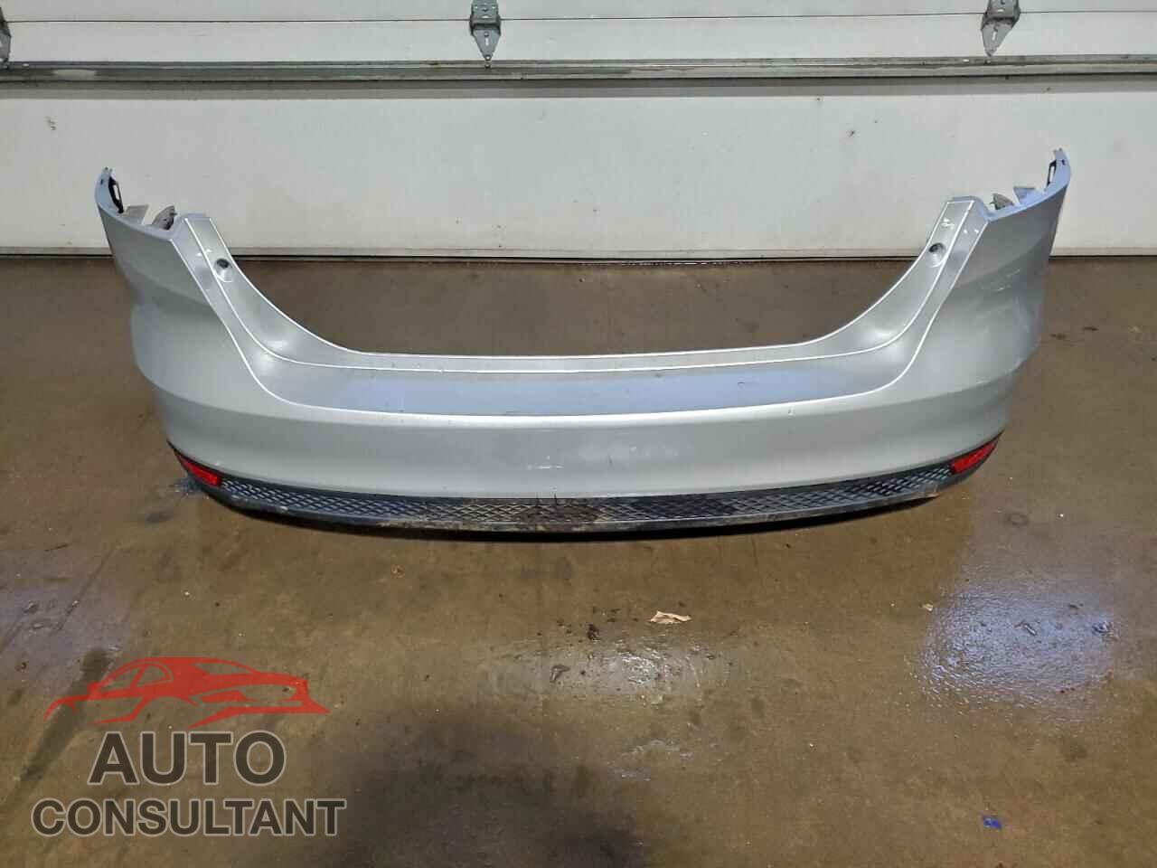 FORD FOCUS 2015 - 1FADP3E24FL308357