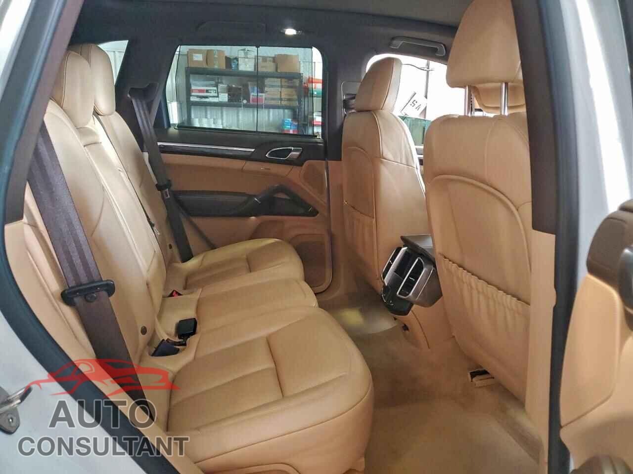 PORSCHE CAYENNE 2016 - WP1AA2A2XGLA00852