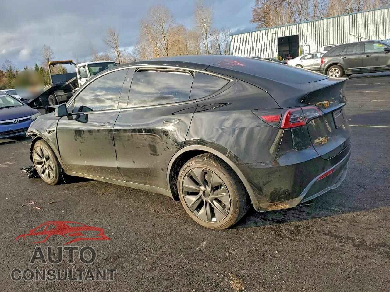 TESLA MODEL Y 2025 - 7SAYGAEE5SF244730